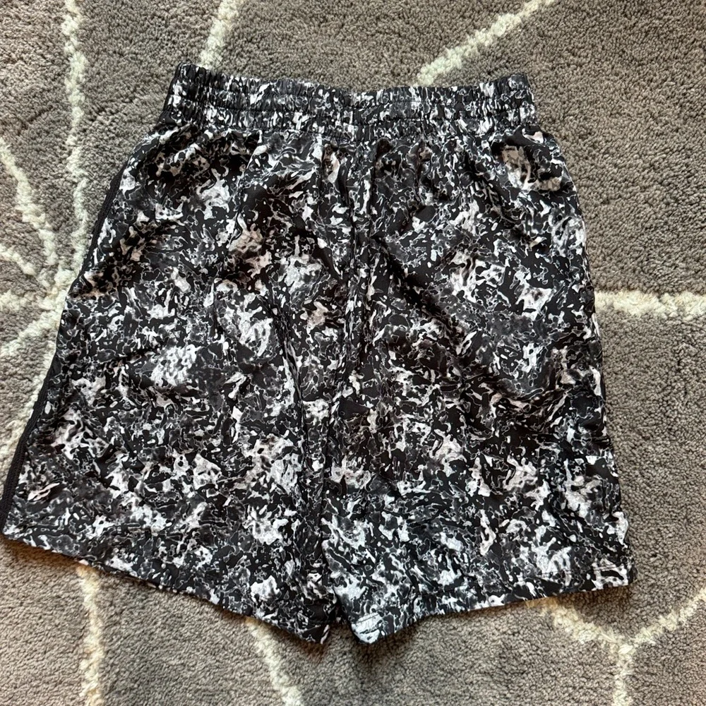 Nike Dri-FIT Shorts Size Medium Boys Black-Gray
